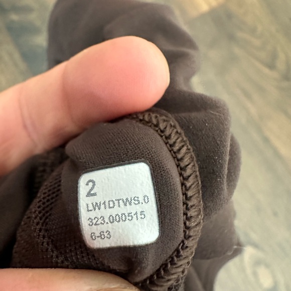 Lululemon Align Tank Top *Light Support, A/B Cup in Java Size 2 - Picture 7 of 9